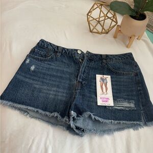 Nwt Woman’s sz 29 jean shorts